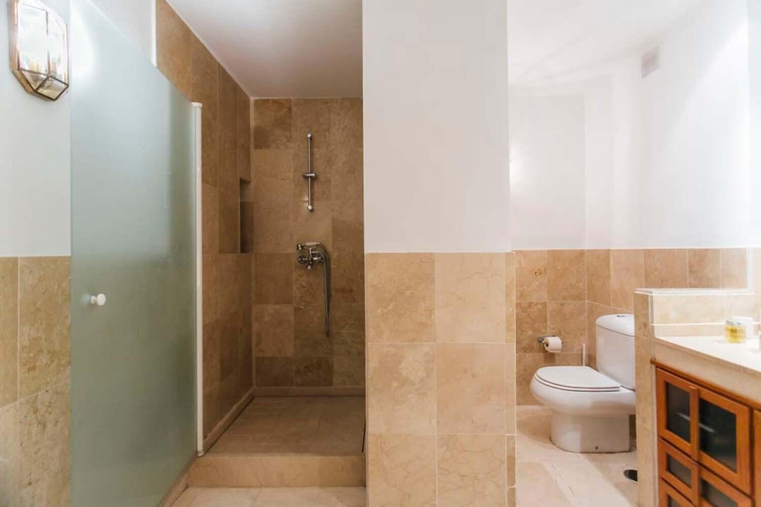 Wide And Bright- 3bd 2bth- Arenal Appartement *