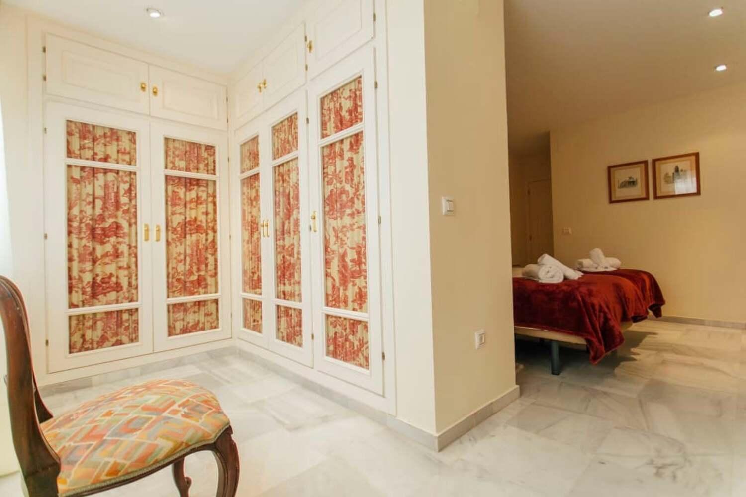 Wide And Bright- 3bd 2bth- Arenal Séville