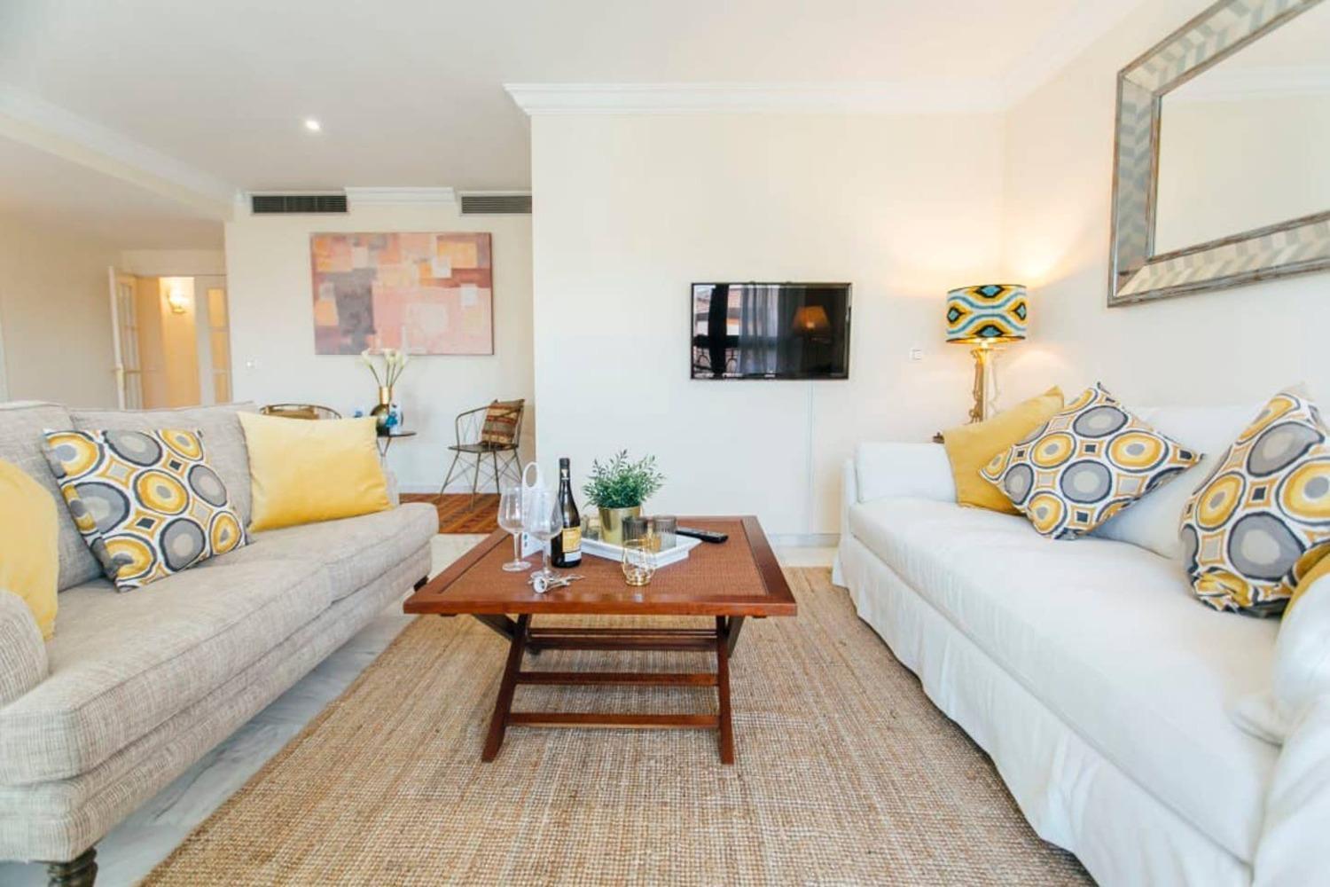 Wide And Bright- 3bd 2bth- Arenal Appartement