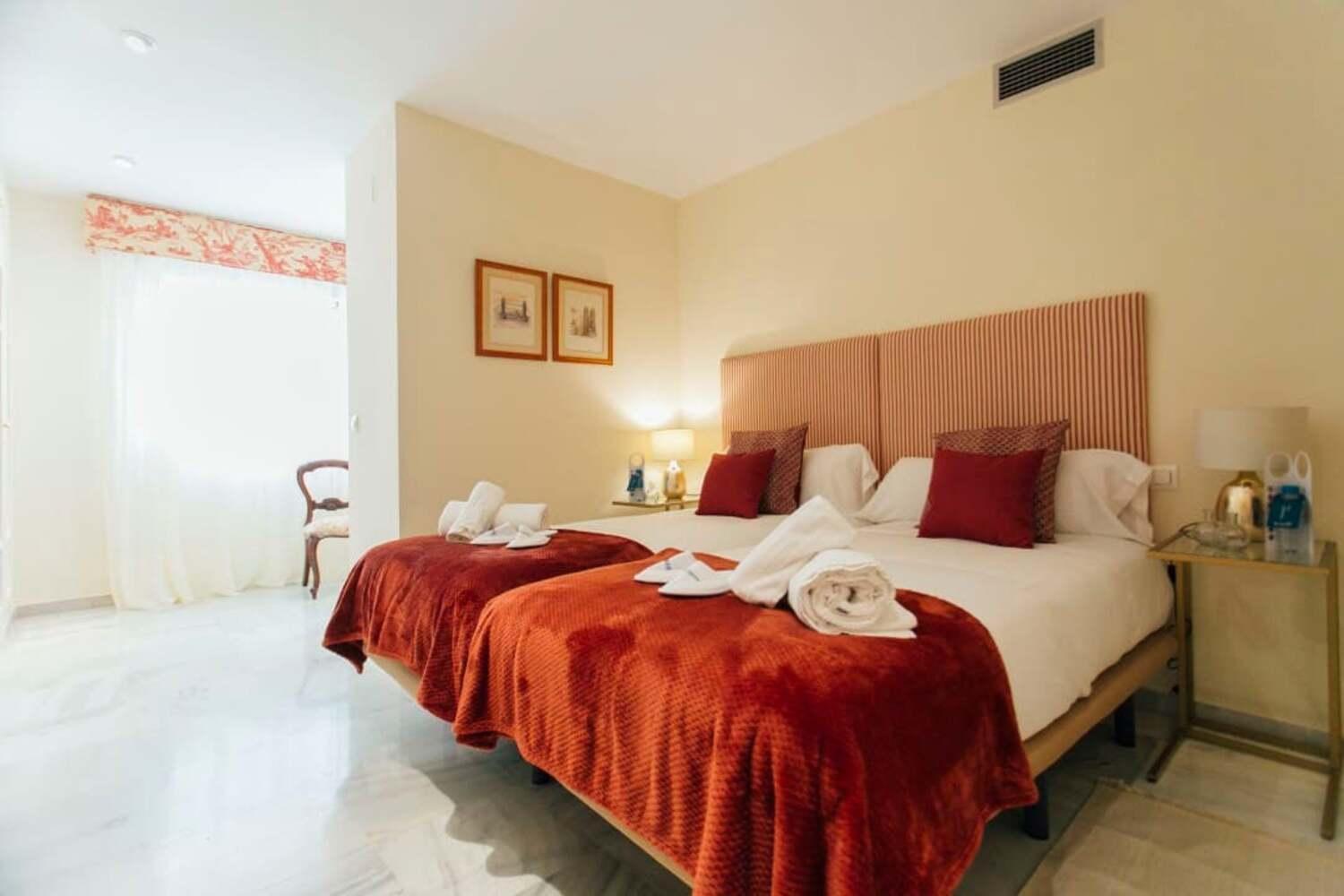 Wide And Bright- 3bd 2bth- Arenal Séville